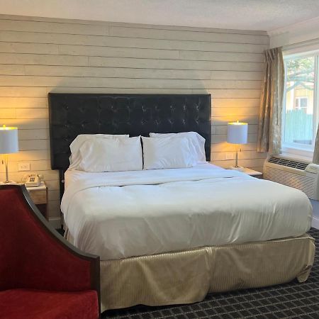 Rocky River Inn New Milford Екстериор снимка