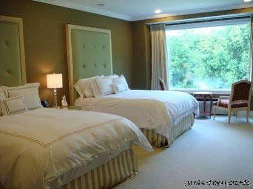 Rocky River Inn New Milford Стая снимка